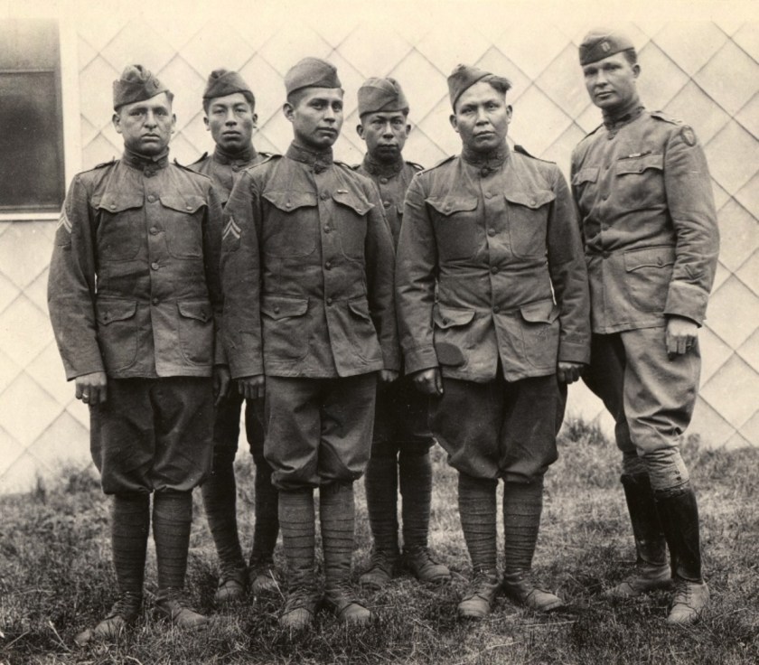 hith-wwi-native-american-code-talkers-choctaw_code_talkers-800x701-2