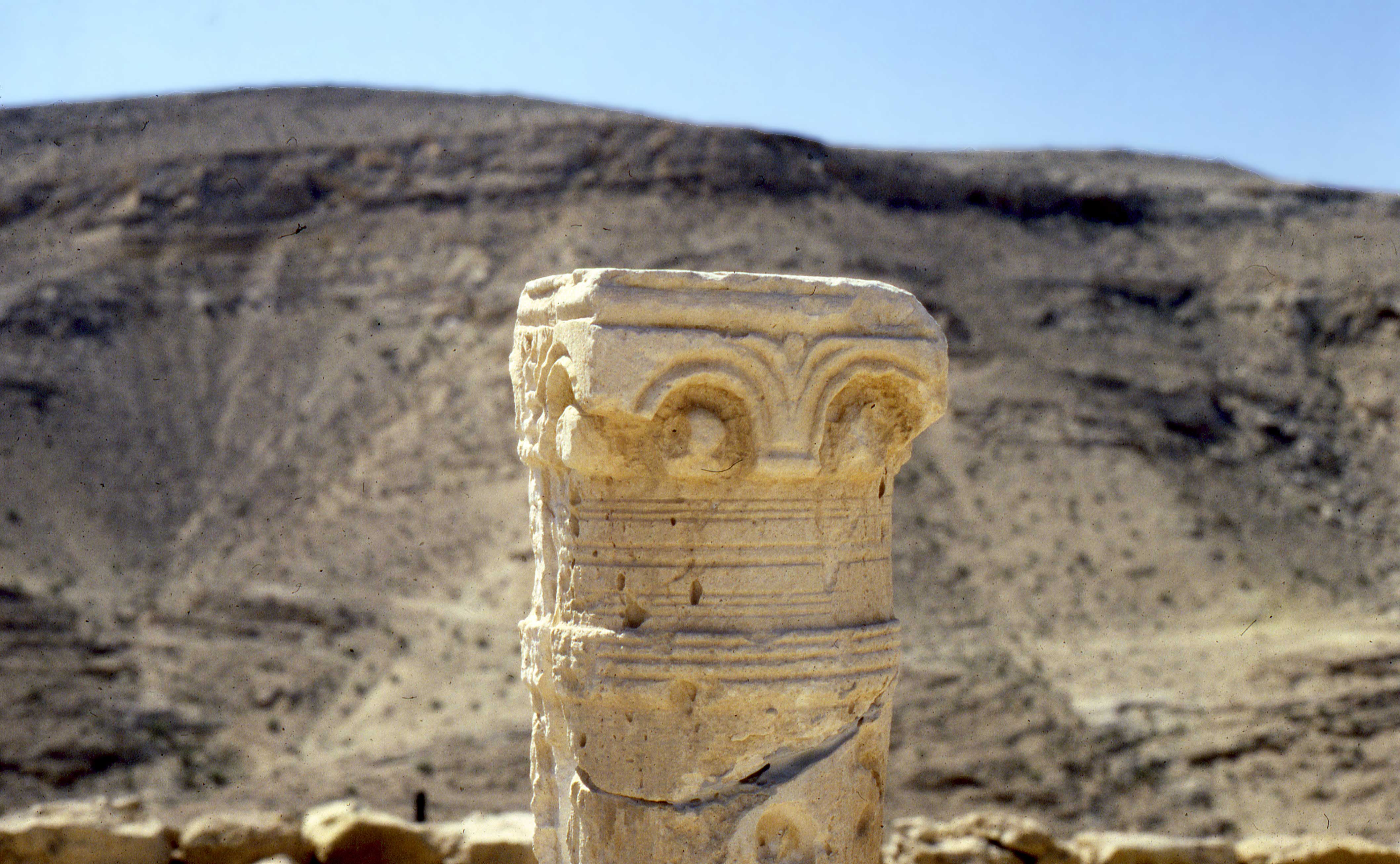 ruins_in_negev_desert_israe